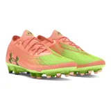 Championes de fútbol Under Armour Magnetico Elite 4 FG, diseñados con tecnología UA Clone para un ajuste personalizado. Presentan una combinación de colores salmón y verde lima, con estampado 3D para mayor control y zona de golpeo de silicona. Incluyen cuello de punto tipo calcetín y suela ligera con tacos mixtos para tracción multidireccional.