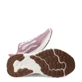 Championes de running New Balance con tecnología Fresh Foam, en tonos rosados con detalles en blanco y suela de goma color caramelo.