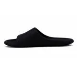 Sandalias Quiksilver modelo Moonstone de hombre, color negro con tira ancha y el logotipo de la marca grabado en relieve.