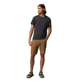 Remera técnica Columbia para hombre de color gris oscuro, de manga corta y cuello redondo, con pequeño logo impreso en el pecho.