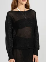 Sweater de escote bote, tejido en punto con lurex brillante. Presenta mangas largas con puños ajustados y un diseño de calce holgado.