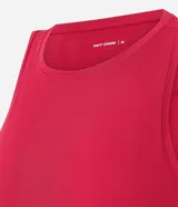 Musculosa deportiva Get Over confeccionada en poliamida, de color fucsia, con escote redondo, sisas amplias y diseño suelto al cuerpo.
