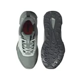 Championes de trail running Adidas Terrex Tracefinder, color verde grisáceo con detalles en blanco.