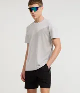 Bermuda deportiva Get Over de color marrón, con cintura elástica, cordón ajustable y diseño cómodo para entrenar.