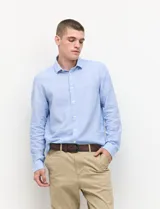 Pantalón tipo chino de corte slim moderno, de color gris, con bolsillos funcionales delanteros e italianos y detalles de costura premium.