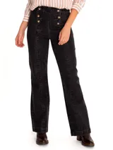 Jeans de denim gris oscuro, estilo bootcut de tiro alto, con costuras frontales verticales que estilizan la pierna y cierre de doble botonadura metálica en la parte delantera.
