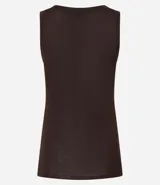 Blusa musculosa de punto ligero texturizado, color blanco, con cuello redondo y breteles anchos.