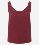 Blusa musculosa de ribana color blanco, con escote en U.