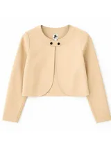 Campera corta de gabardina color azul con estampado floral en tonos rosa, naranja y verde. Tiene cuello redondo, mangas largas y cierre frontal con dos botones.