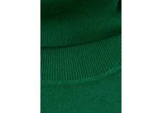 Jersey Luccac de punto fino, color verde, con cuello cisne y manga larga.