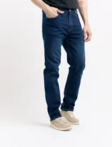 Pantalón de jean azul oscuro, de corte recto y tiro medio.