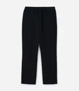 Pantalón deportivo masculino de microfibra color negro, corte recto, con cintura elástica y bolsillos con cremallera. Confeccionado en poliéster y elastano.