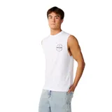Musculosa Rip Curl modelo Staple Muscle, de color blanco, sin mangas y con diseño clásico de corte recto. Presenta un pequeño estampado circular con texto en el pecho.