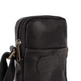 Bolso bandolera pequeño de cuero negro, ideal para llevar el móvil, tarjetas y maquillaje. Cuenta con cierre superior, bolsillo interno, bolsillo externo y correa ajustable.