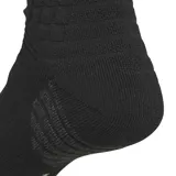 Medias deportivas de caña alta Adidas Select Socks, color negro, con diseño anatómico específico para pie izquierdo y derecho, zonas acolchadas y logo de la marca bordado en blanco en la parte superior.