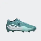 Championes de fútbol Umbro Vibe HG, color verde turquesa con diseño degradé y el logotipo de la marca en blanco en el lateral.