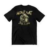 Remera de algodón color negro con estampado gráfico en la espalda que muestra una rata bebiendo mate junto a un tacho de basura, acompañada por la leyenda 'The Weird Rat Stole My Mate'.