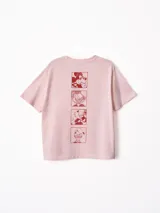 Remera de algodón color rosa claro con estampado frontal de Mickey Mouse en color rojo.