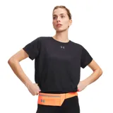 Remera deportiva Under Armour modelo Velociti, color negro, de manga corta y tejido técnico transpirable con textura microperforada. Presenta el logo de la marca estampado en el pecho.