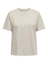 Remera color beige de corte recto y manga corta, confeccionada en algodón.