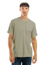 Remera de algodón con cuello en V, de corte clásico y diseño liso.