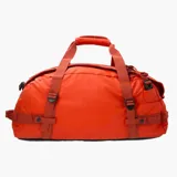 Bolso deportivo naranja de 40 litros, con panel trasero de espuma EVA, correas ajustables para hombros y sistema de correas intercambiables.