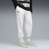 Pantalón de jogging Puma de la colección BMW Motorsport, color gris claro, con cintura elástica, puños acanalados en los tobillos y logo de BMW Motorsport estampado en el muslo derecho.
