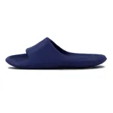 Sandalias Quiksilver modelo Moonstone de hombre, color azul marino, con tira ancha y el logo de la marca estampado en relieve.