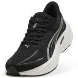 Championes de running Puma Velocity Nitro 5 para mujer, color negro con entresuela blanca y detalles plateados.