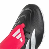 Championes de fútbol Adidas Predator Club FT TF, color negro con detalles plateados y lengüeta plegable en color fucsia con el logo de la marca en blanco. Suela de goma con tapones multigol para césped sintético.
