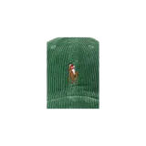 Gorro de corduroy color verde oscuro, modelo clásico de visera curva, con el logo del jugador de polo bordado en el frente.