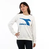 Buzo de algodón color blanco crudo, con cuello redondo y manga larga. Presenta el logo grande de Diadora en color azul en el frente.