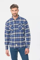 Sobrecamisa a cuadros de viyela gruesa con dos bolsillos frontales con solapa y botones, de manga larga.