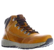 Botas de cuero graso color marrón camel, con diseño de caña media, cordones marrones y suela de goma con textura antideslizante. Presenta detalles de costuras reforzadas y logo de la marca en la lengüeta.