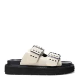Sandalias de plataforma plana Miss Carol modelo Mavic, color negro, de estilo chunky con dos tiras anchas en el empeine decoradas con hebillas metálicas y ojales plateados.