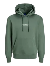 Canguro verde oliva de manga larga con capucha, corte relajado y bolsillo tipo canguro. Estampado con el texto "Originals Studio" en el pecho.