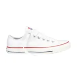 Zapatillas Converse Chuck Taylor All Star bajas, color blanco, con suela de goma blanca con detalles en rojo y azul.