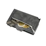 Billetera de cuero genuino y aluminio color negro, modelo Kansas Zipper Space de la marca Baleine. Cuenta con un tarjetero de aluminio con sistema de deslizamiento para tarjetas, protección RFID, compartimento para billetes y cierre con botón a presión.