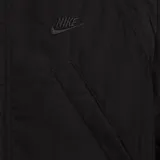 Campera negra con capucha, cierre frontal con cremallera y botones a presión, bolsillos laterales con solapa y puños ajustables.