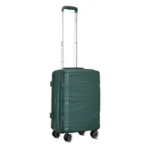 Valija rígida de cabina color verde oscuro con diseño de líneas horizontales en relieve. Cuenta con fuelle extensor, ruedas 360° y candado incorporado.