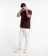 Remera basica masculina Marfinno de corte comfort, confeccionada en algodon peruano de color azul marino, con cuello redondo y mangas cortas de diseño liso.