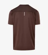 Remera deportiva de manga corta con cuello redondo, confeccionada en tejido técnico de poliéster con tecnología de secado rápido. Presenta recortes laterales en poliamida y detalles reflectantes.