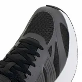 Championes urbanos Adidas modelo Adirok, color negro con mediasuela blanca con tecnología Cloudfoam. Presentan un diseño deportivo con exterior en combinación de materiales textiles y sintéticos, cierre mediante cordones y suela de goma.
