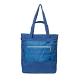 Bolso tipo tote azul con bolsillo frontal acolchado con cierre y logo de la marca en la esquina inferior derecha. Tiene doble asa de hombro y un aro metálico en el lateral.