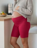 Biker de algodón elastizado sport color fucsia, con elástico ajustable en la cintura.