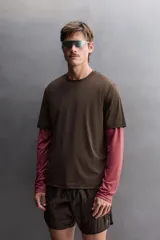 Camiseta deportiva Ridar x Zara Athleticz color marrón, de cuello redondo y manga corta, confeccionada en tejido ligero y elástico con estructura perforada y tecnología de secado rápido.