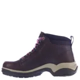 Botas Caterpillar modelo Sam color marrón, de cuero, con cordones color lila, forro textil con tecnología NXT antibacterial y plantilla de espuma con control de rebote.