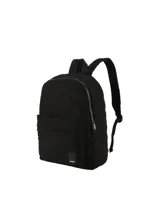 Mochila acolchada de diseño quilting, con compartimento principal con cierre, bolsillo frontal con cierre y aplique con logo de la marca.