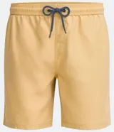 Bermuda de baño de microfibra color amarillo con efecto lavado, cintura elástica con cordón de ajuste y bolsillos laterales y traseros.