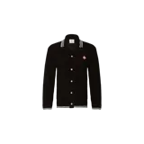 Cardigan de punto negro Casablanca, con cuello solapa, cierre frontal de botones claros, bolsillos frontales appliqués y detalles de rayas blancas y verdes en el cuello, puños y ruedo. Presenta un parche bordado en el pecho.
